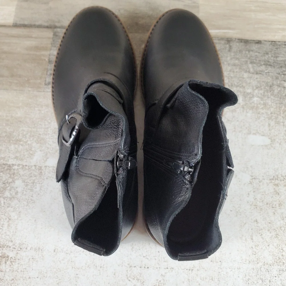 Clarks Camzin Loop Womens Boots Sz 8 M Black Leather Side Zip Low-Block Heel